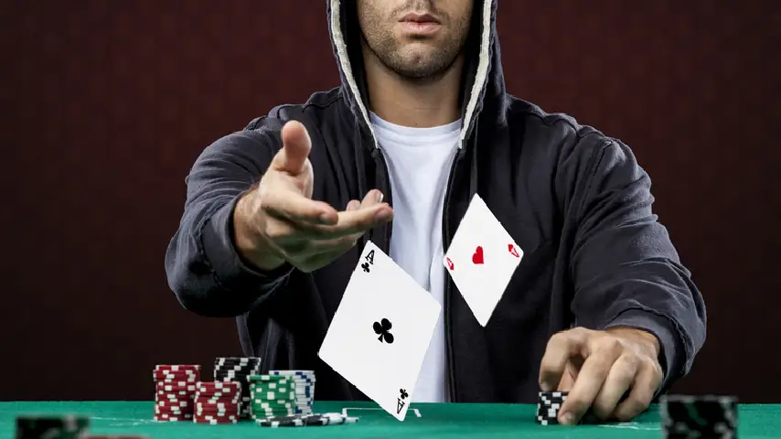 9 Crazy Poker Facts that Will Make You Fold